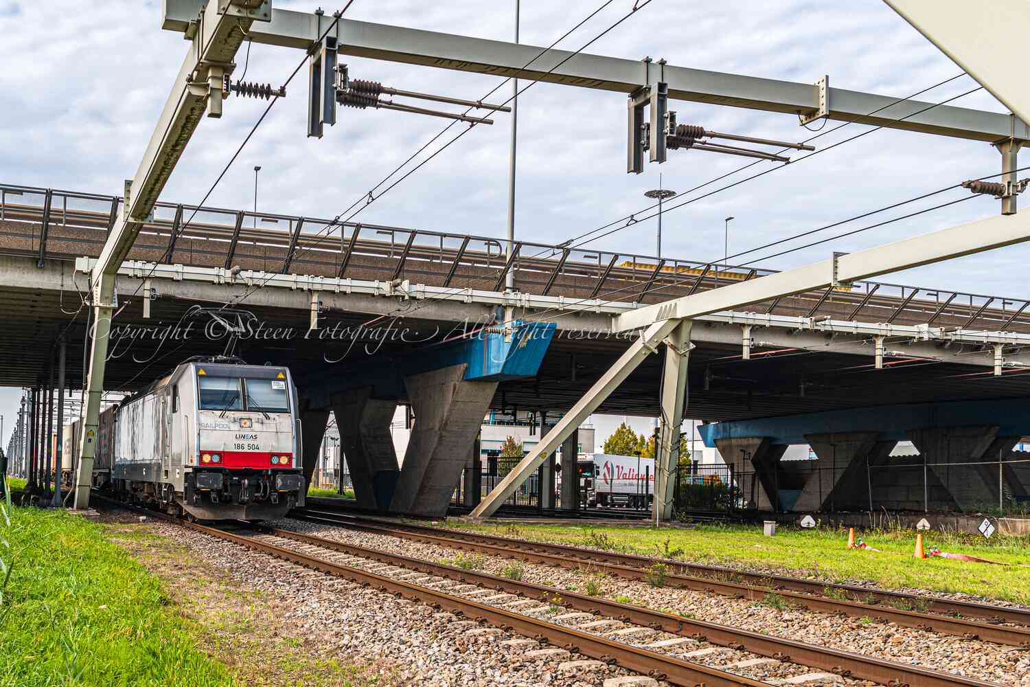 Railpool / Lineas, 186 504