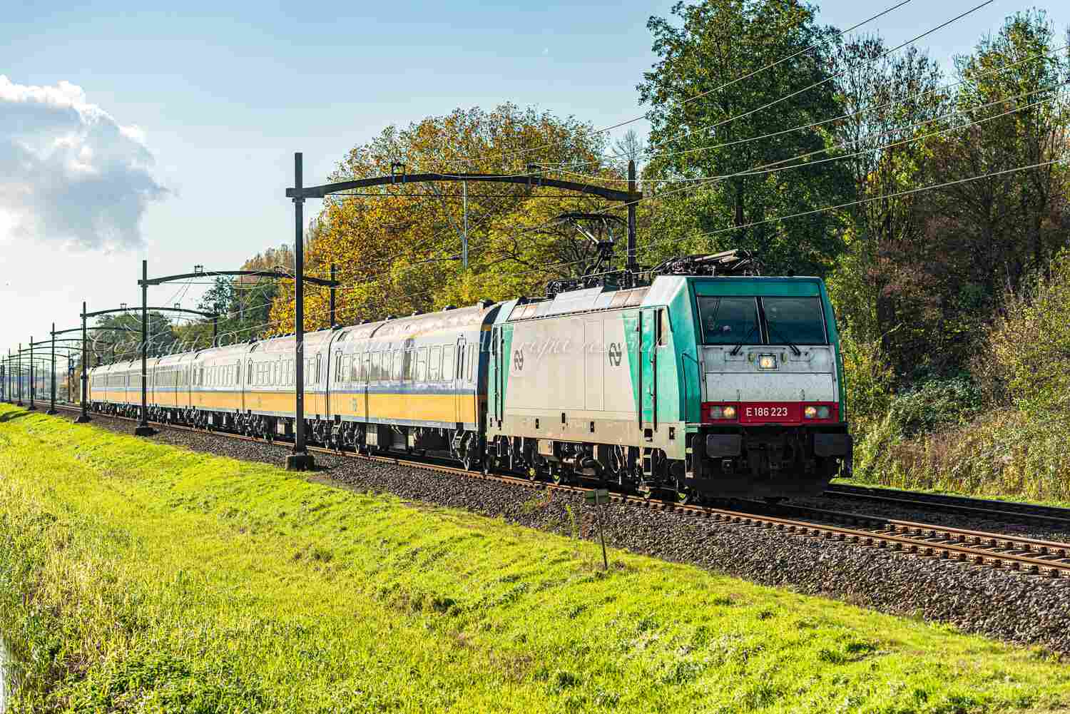 NS TRAXX International E 186 223