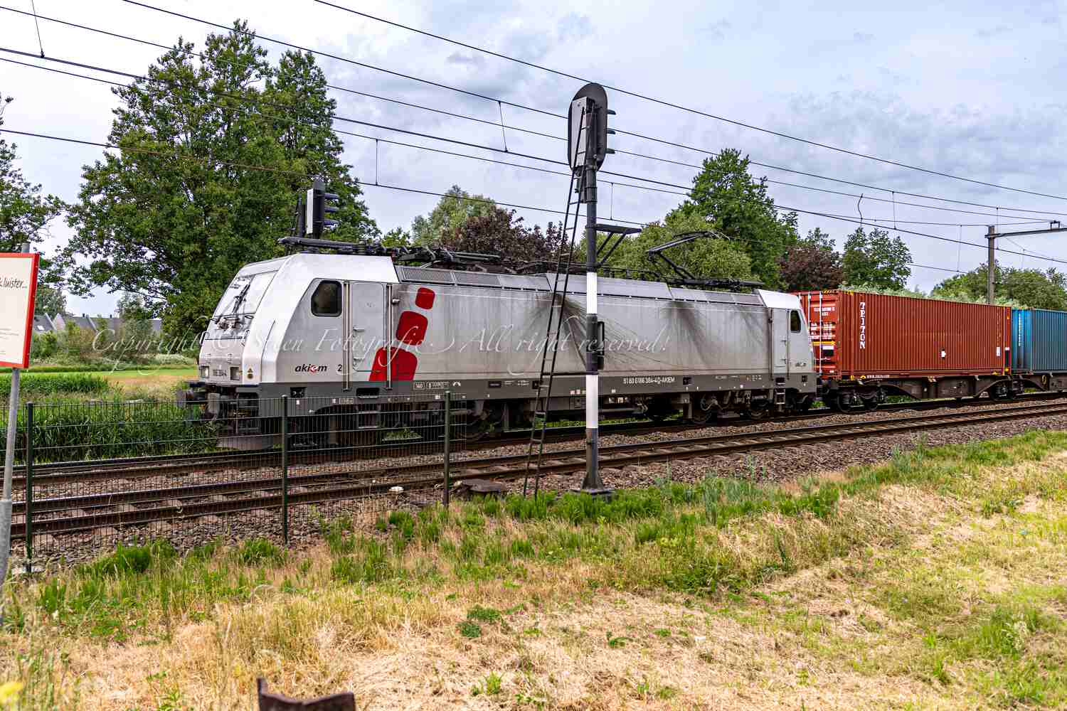 Akiem locomotief 186 384-4, Dordrecht