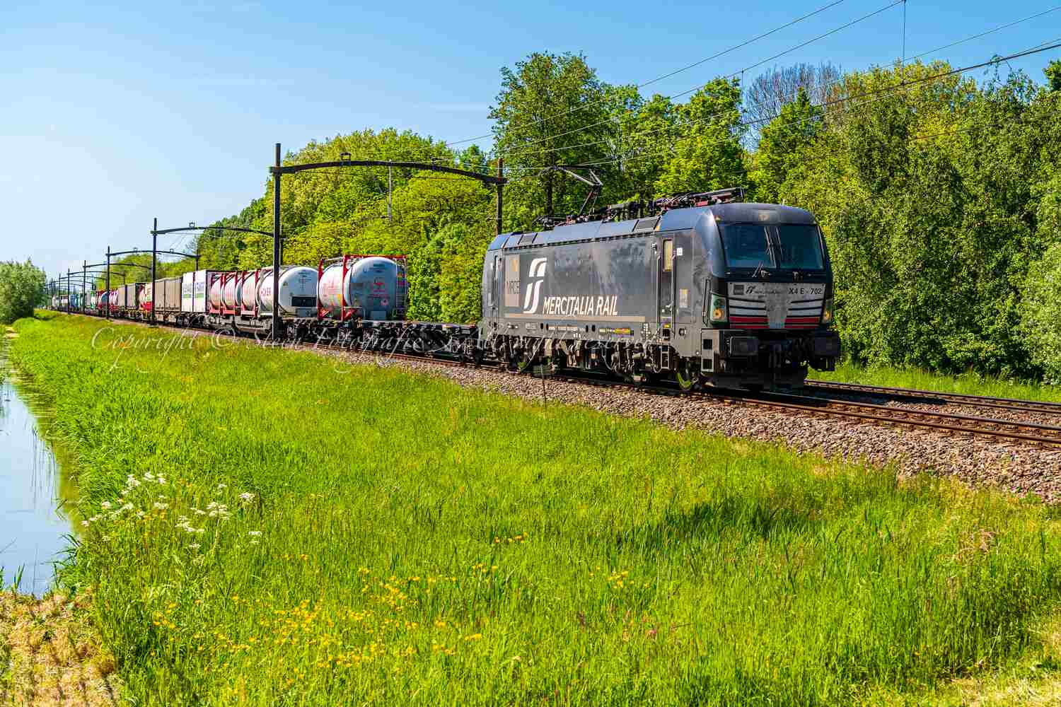 MRCE locomotief Dordrecht. MercItalia Rail, X4 E 702