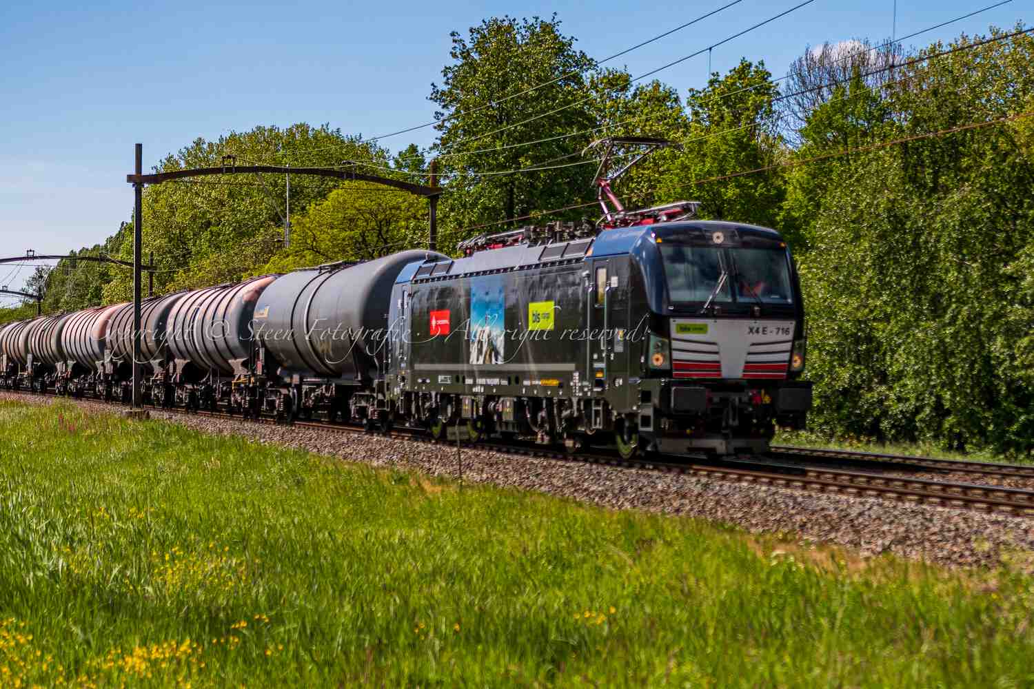 BLS Cargo Crossrail, X4 E 716