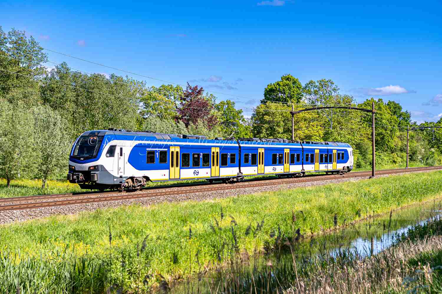 Dordrecht, NS Treinstel FLIRT, 2221