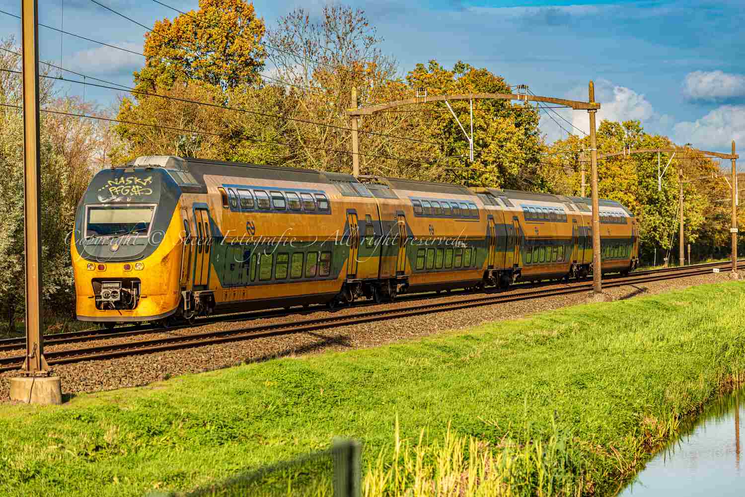 Dordrecht, NS treinstel VIRM, 9417