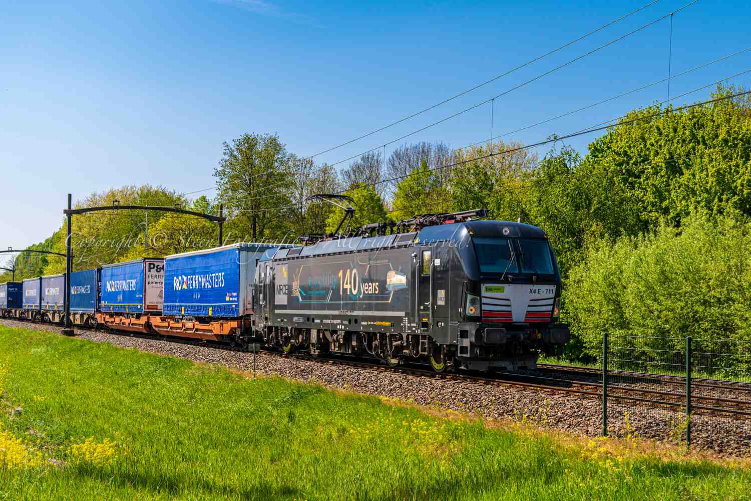 MRCE / BLS Cargo, X4 E 711