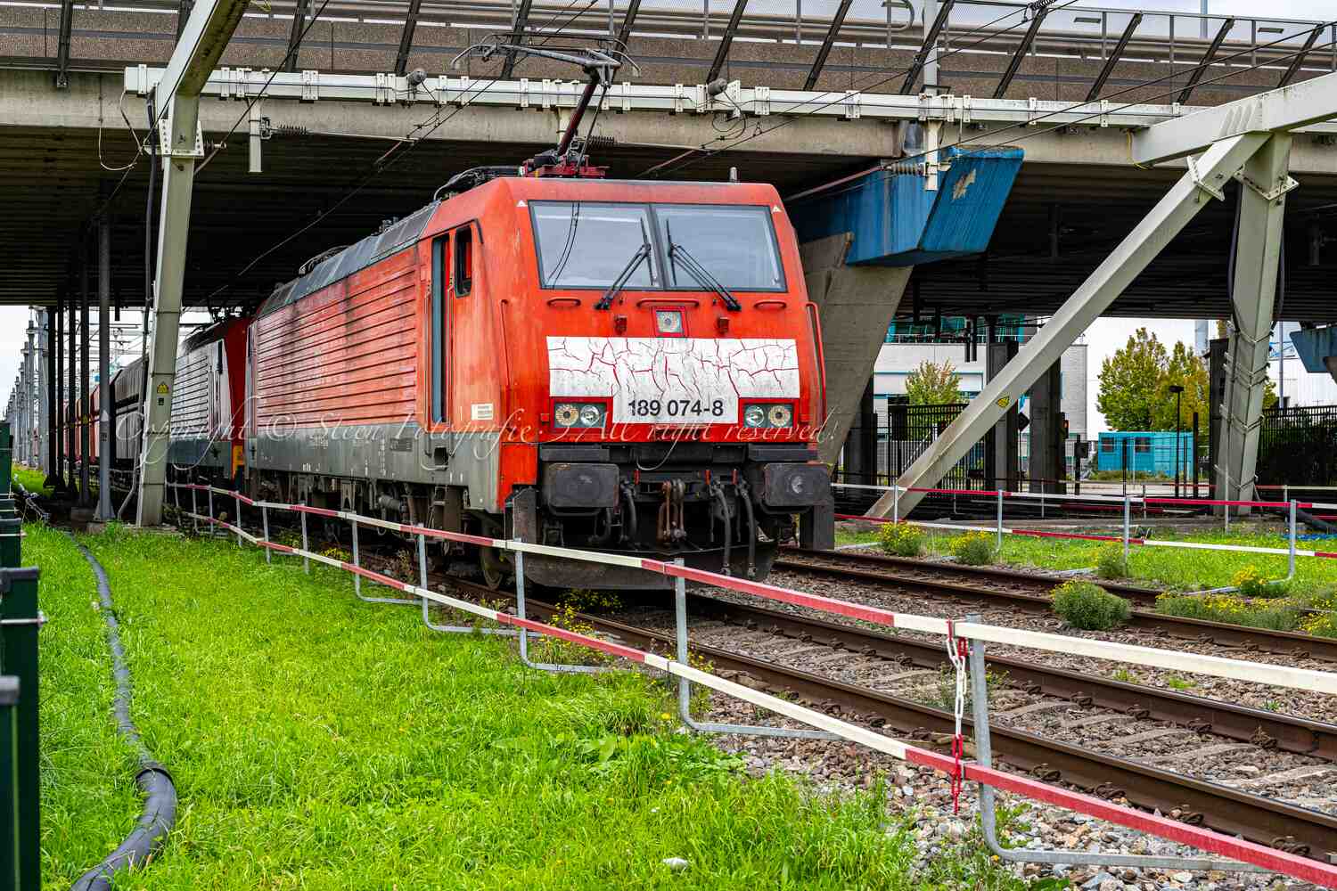 DB 189 074-8 met 189 038-3