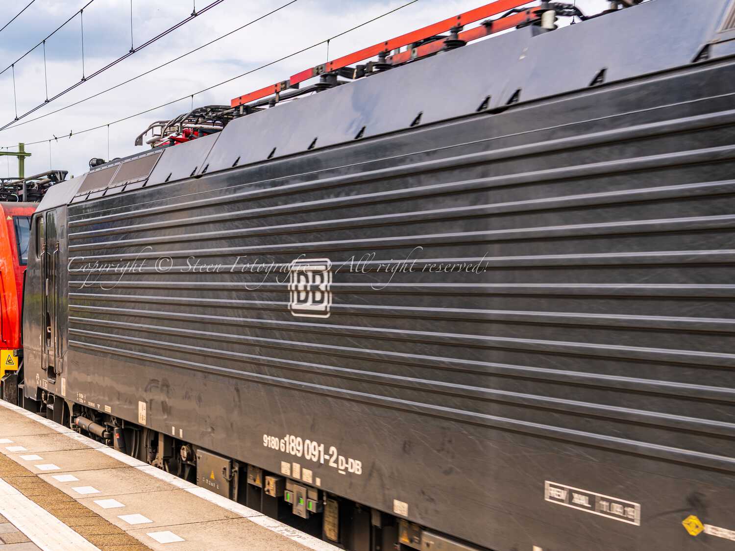 DB 189 091-2 wit logo