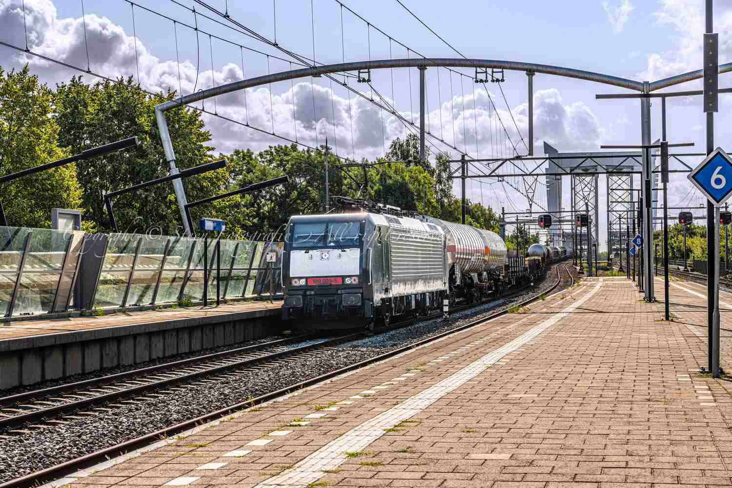 DB 189 099-5 (wit DB logo)